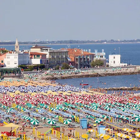 Ferrari Panorama Sea View Апартаменты Каорле